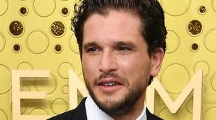 Kit Harington reaparece en los Emmy 2019 tras su ingreso en rehabilitación por estrés y alcoholismo