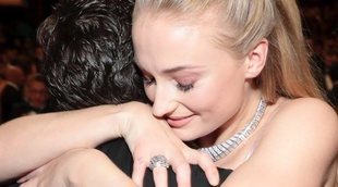 Kit Harington y Sophie Turner protagonizan el reencuentro más emotivo en los Emmy 2019 con guiño a 'Juego de Tronos'