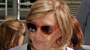 María Teresa Campos, más simpática que nunca con la prensa a las puertas del hospital