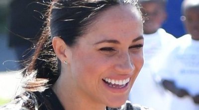 La naturalidad y los bailoteos de Meghan Markle con el Príncipe Harry en su primera parada en Sudáfrica