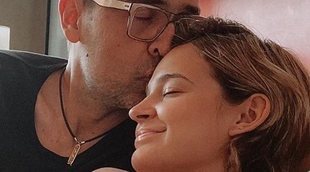 Risto Mejide y Laura Escanes pasean con su hija Roma por primera vez