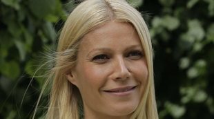 De unas esposas de oro a una piedra lunar: la extraña lista de regalos navideños de Gwyneth Paltrow