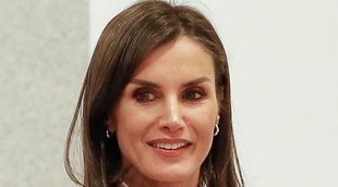 Las compras de la Reina Letizia y la Reina Sofía en el rastrillo: adornos y regalos para las Infantas Elena y Cristina