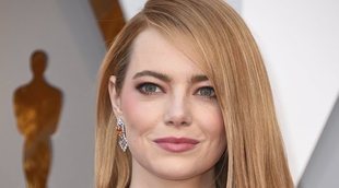 Emma Stone reaparece entre amigos tras el anuncio de su compromiso con Dave McCary