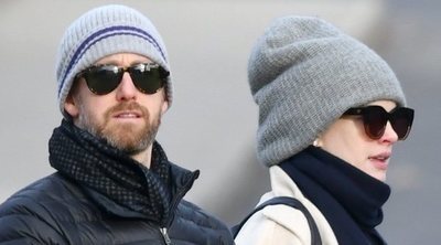 Anne Hathaway y Adam Shulman aparecen con su segundo hijo tras mantener en secreto su nacimiento