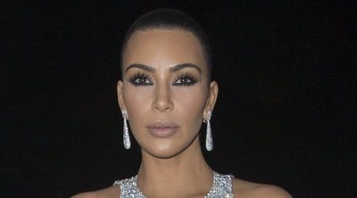 El informal posado navideño de Kim Kardashian y Kanye West con sus cuatro hijos