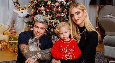 Chiara Ferragni y Fedez publican una postal navideña con su hijo Leo en la que muestran el paso del tiempo