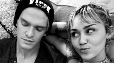 Miley Cyrus y Cody Simpson pasan su primera Navidad juntos con la familia Cyrus