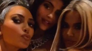 Así fue la lujosa fiesta de Navidad de las Kardashian-Jenner en la mansión de Kourtney Kardashian