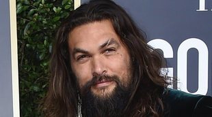 La razón por la que Jason Momoa se quitó la americana y presumió de músculos en los Globos de Oro 2020