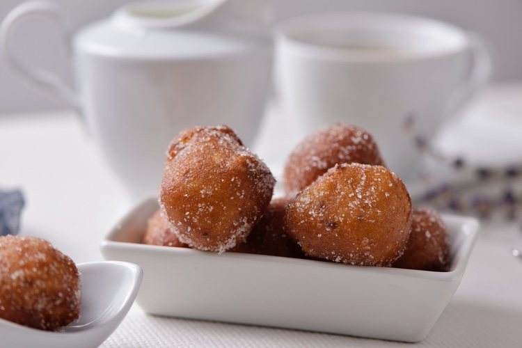 Los buñuelos son un dulce típico de la Semana Santa española