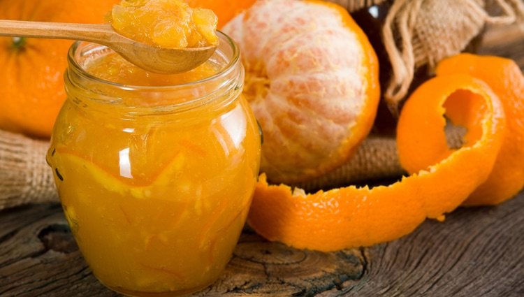 La mermelada de naranja es perfecta para combinar con tartas y yogures