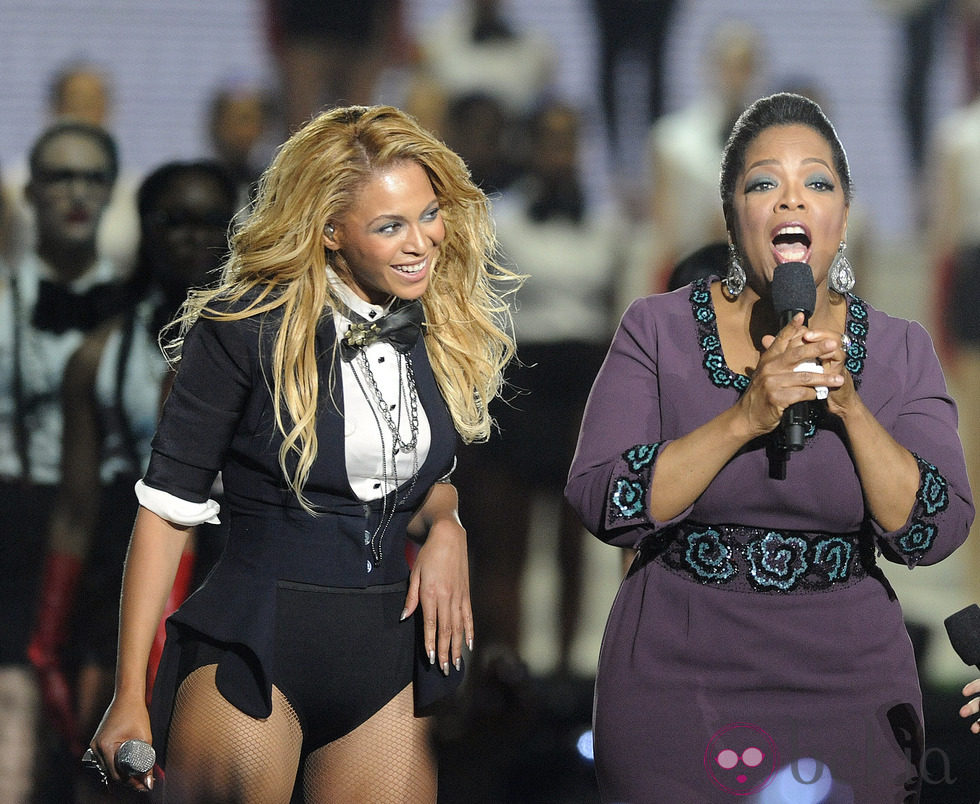 Oprah Winfrey y Beyoncé en la despedida de su programa