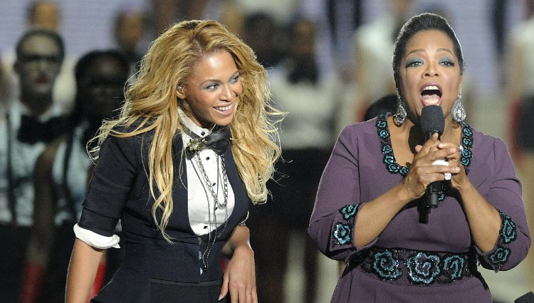 Oprah Winfrey y Beyoncé en la despedida de su programa