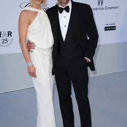 Patrick Dempsey y su esposa en la gala amFAR en Cannes