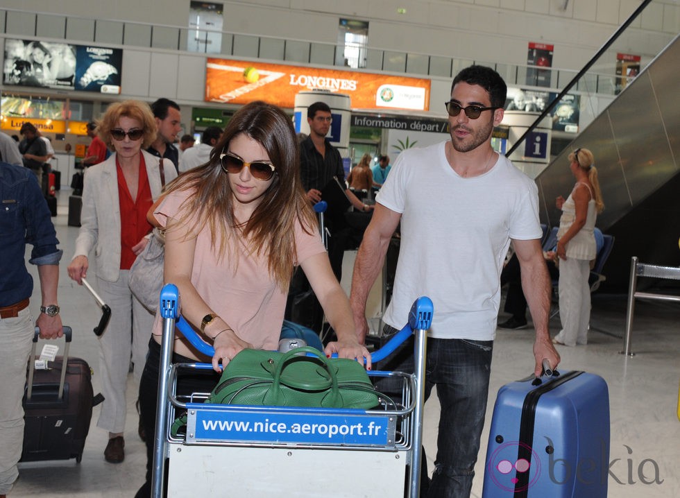 Blanca Suárez y Miguel Ángel Silvestre vuelven de Cannes