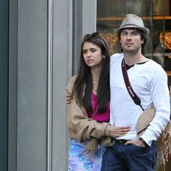 Ian Somerhalder y Nina Dobrev en París