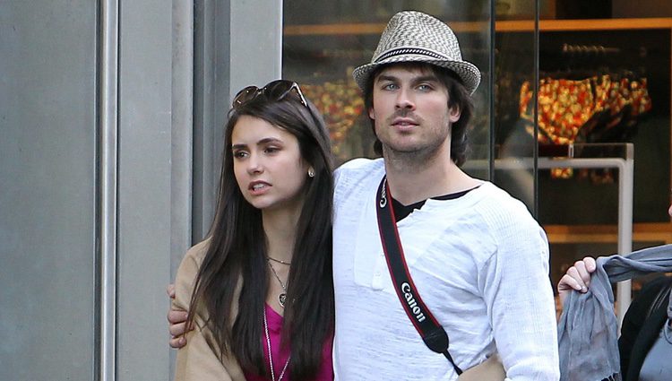 Ian Somerhalder y Nina Dobrev en París