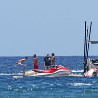 Justin Bieber y Selena Gomez disfrutan del mar de Hawai