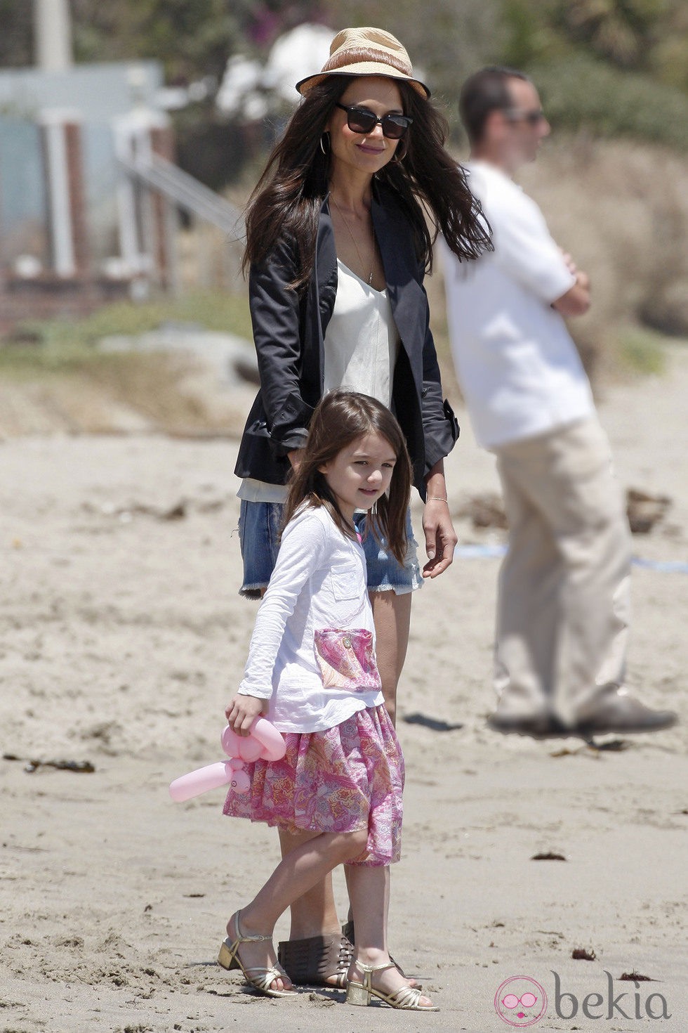 Katie Holmes y Suri Cruise en las playas de Malibú