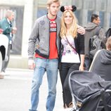 David de Gea y Edurne posan felices en Disneyland París