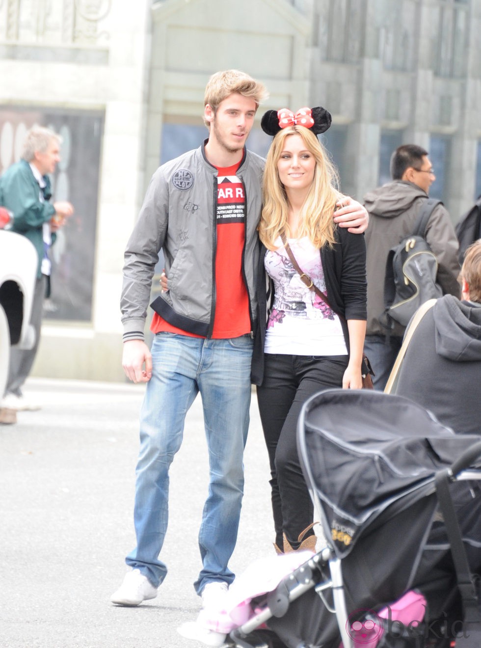 David de Gea y Edurne posan felices en Disneyland París