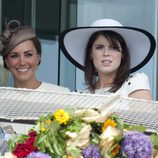 La Duquesa de Cambridge y la Princesa Eugenia en el Derby de Epsom