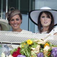 La Duquesa de Cambridge y la Princesa Eugenia en el Derby de Epsom