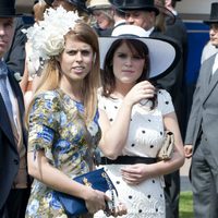 Las Princesas Beatriz y Eugenia de York en el Derby de Epsom