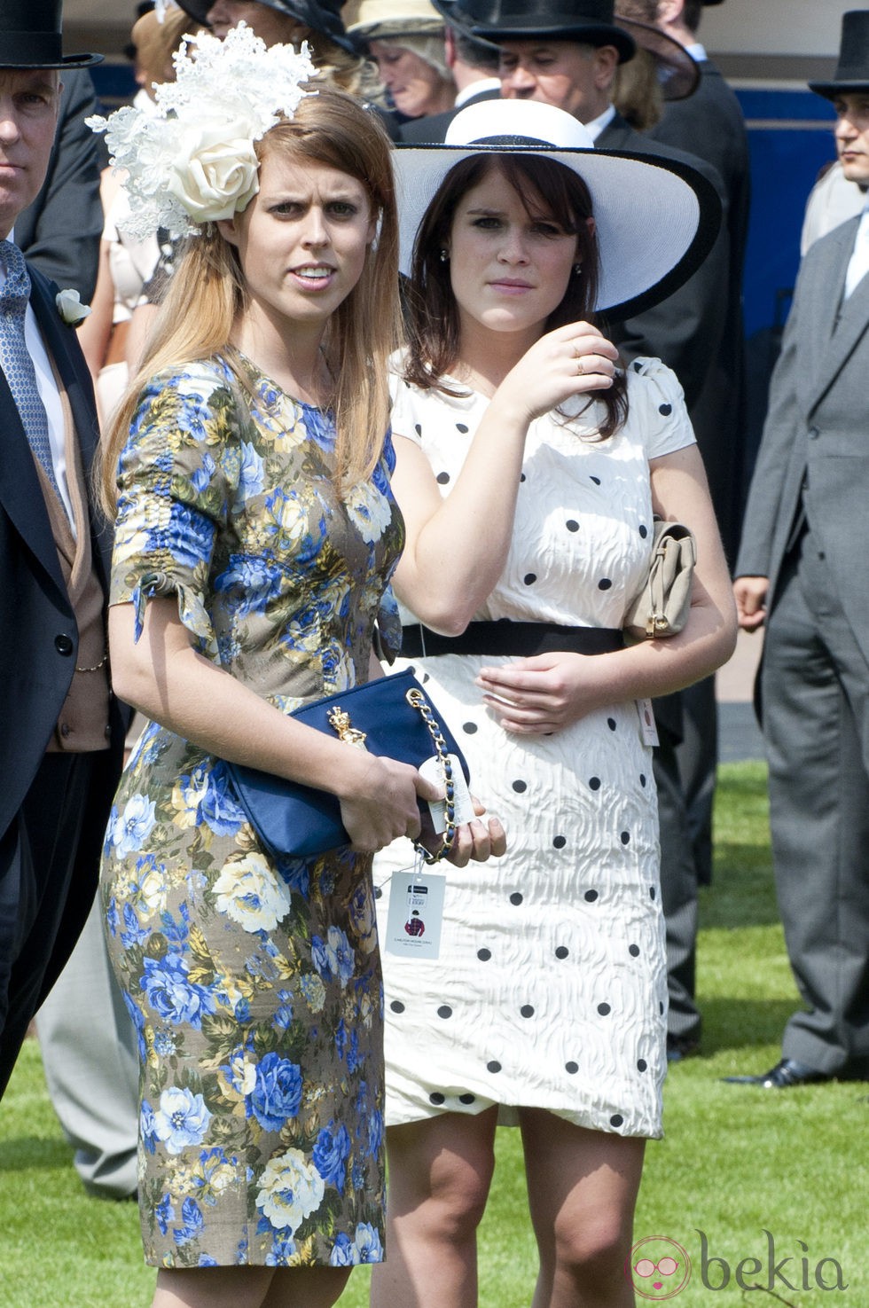 Las Princesas Beatriz y Eugenia de York en el Derby de Epsom