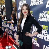 Hailee Steinfeld en la alfombra roja de los MTV Movie Awards 2011