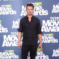 Josh Duhamel en la alfombra roja de los MTV Movie Awards 2011