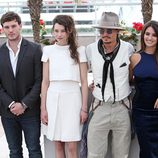 El director, productor y los protagonistas de 'Piratas del Caribe' en Cannes