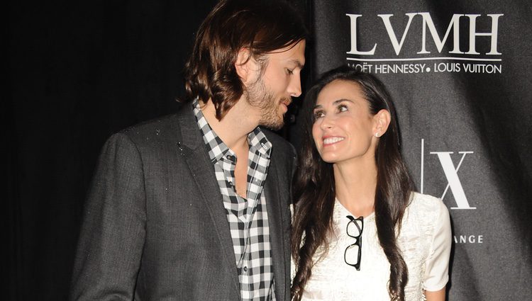 Demi Moore y Ashton Kutcher, enamorados en los Stephan Weiss Apple Awards