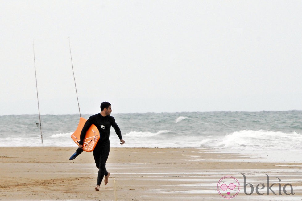 Miguel Ángel Silvestre en las playas gaditanas