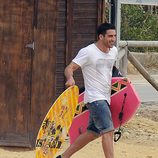 Miguel Ángel Silvestre en una playa de Cádiz