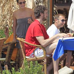 Silvia López y Pau Gasol en un restaurante de Ibiza