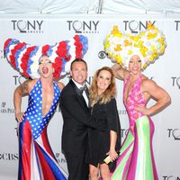 Tim Chappel y Lizzy Gardiner en los Premios Tony 2011