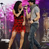 Nicole Scherzinger y Enrique Iglesias en el Summertime Ball