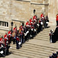 Su Majestad la Reina junto a Felipe de Edimburgo en la Jarretera