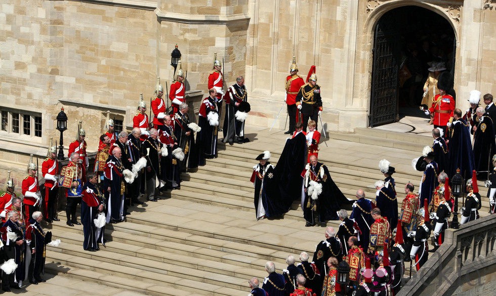 Su Majestad la Reina junto a Felipe de Edimburgo en la Jarretera