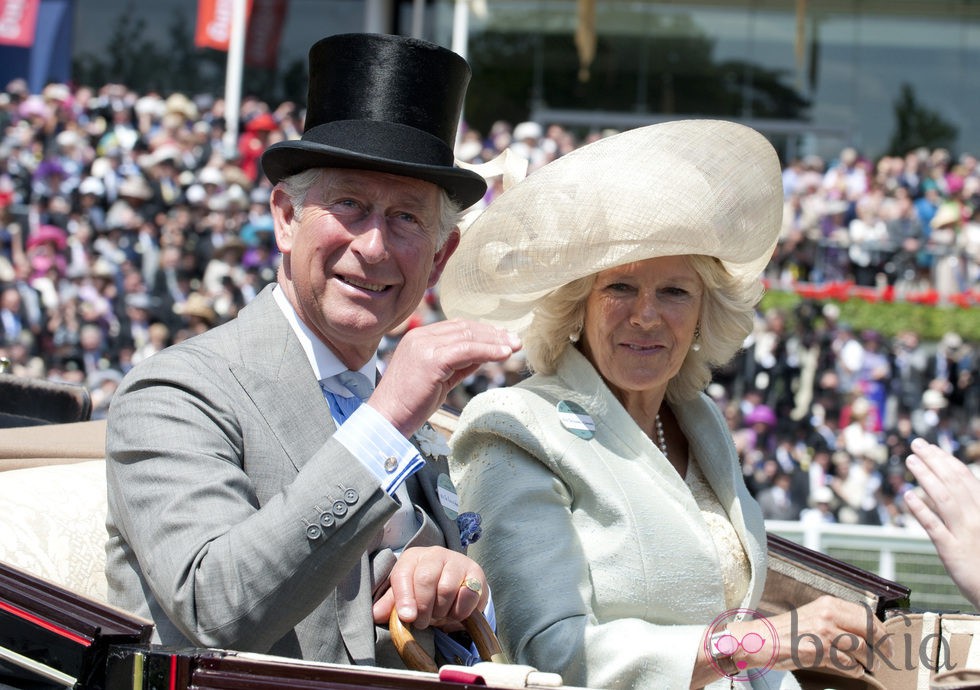 El Príncipe Carlos y Camilla Parker en Ascot