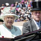 Isabel II y el Duque de Edimburgo en Ascot