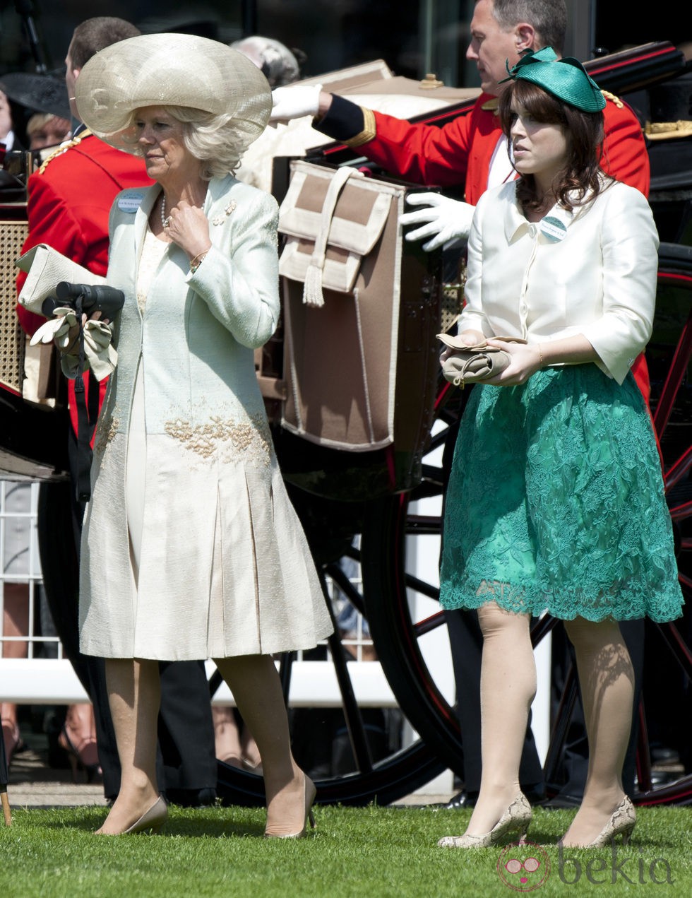 La Duquesa Camilla Parker y la Princesa Eugenia de York en Ascot