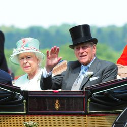 Isabel II y Felipe de Edimburgo en Ascot