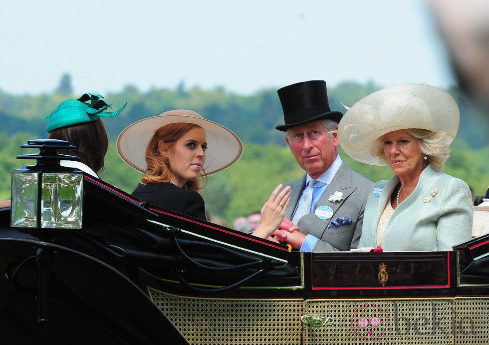 Beatriz de York, Camilla de Cornuales y Carlos de Gales en Ascot