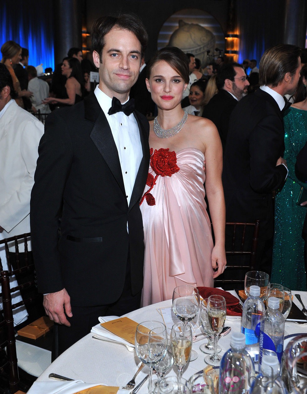 Natalie Portman y Benjamin Millepied en los Globos de Oro 2011