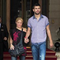 Shakira y Piqué cogidos de la mano en París