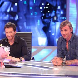 Pablo Motos, Guti y una de las hormigas en 'El Hormiguero'