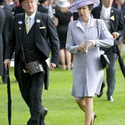 La Princesa Ana y Andrew Parker Bowles en Ascot